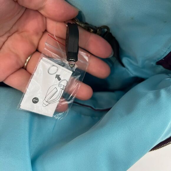 Travelon Anti-theft Quilted Crossbody bag with Matching Wallet - Picture 2 of 16